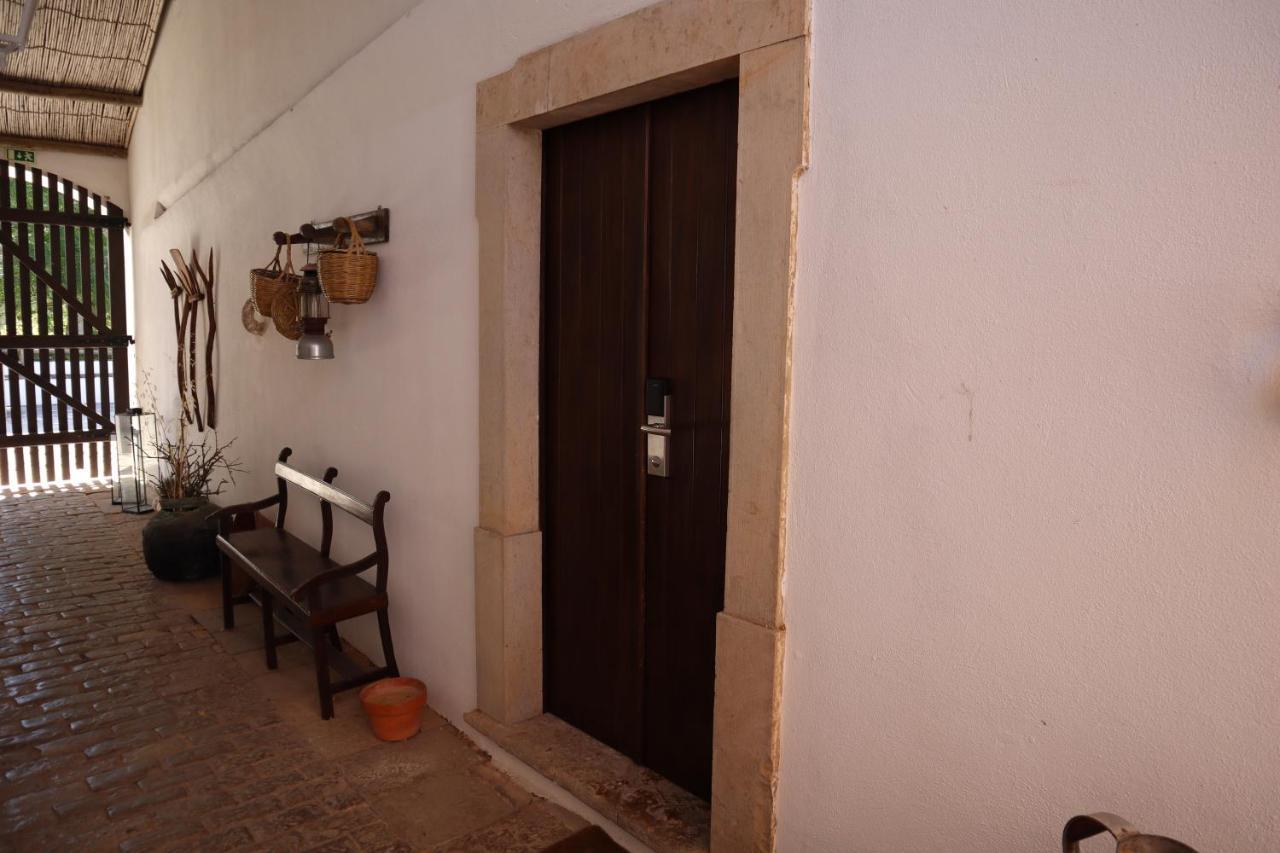 Os Agostos Bed and Breakfast Exteriör bild