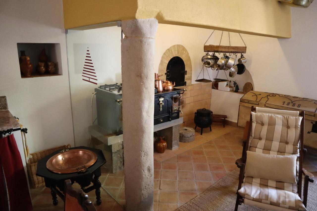Os Agostos Bed and Breakfast Exteriör bild